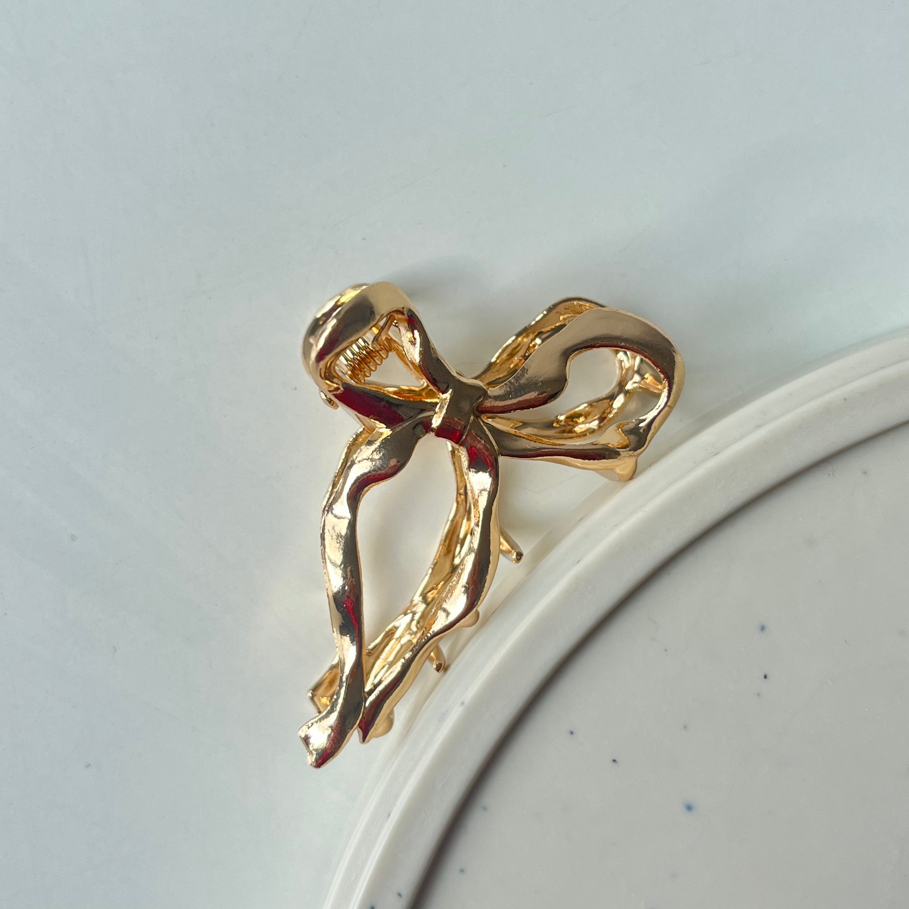 Lustre Bow – Medium Gold Clip